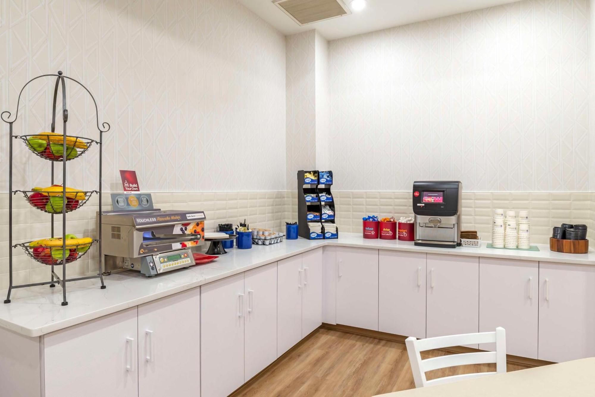 Best Western Plus Crossroads Inn & Suites Zion Crossroads Esterno foto