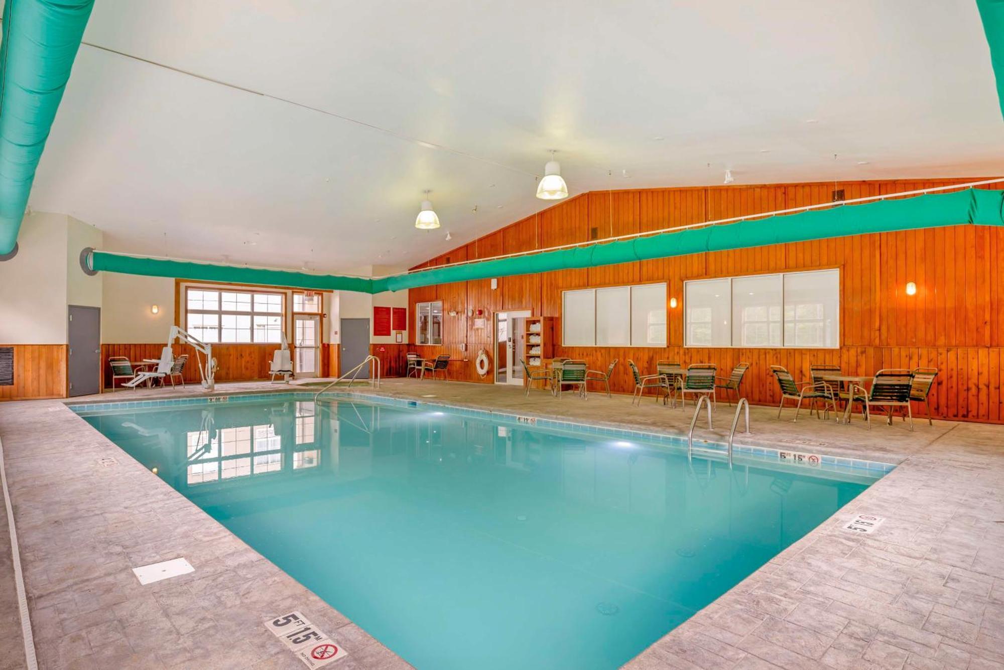 Best Western Plus Crossroads Inn & Suites Zion Crossroads Esterno foto