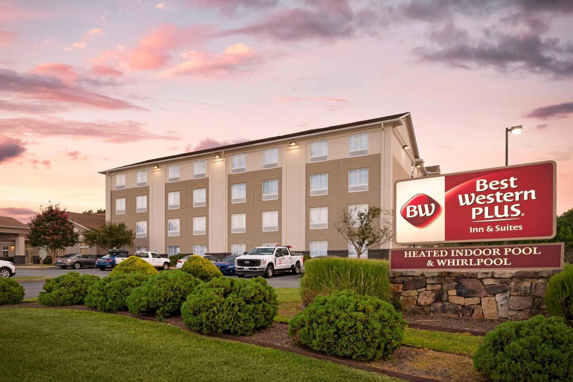 Best Western Plus Crossroads Inn & Suites Zion Crossroads Esterno foto